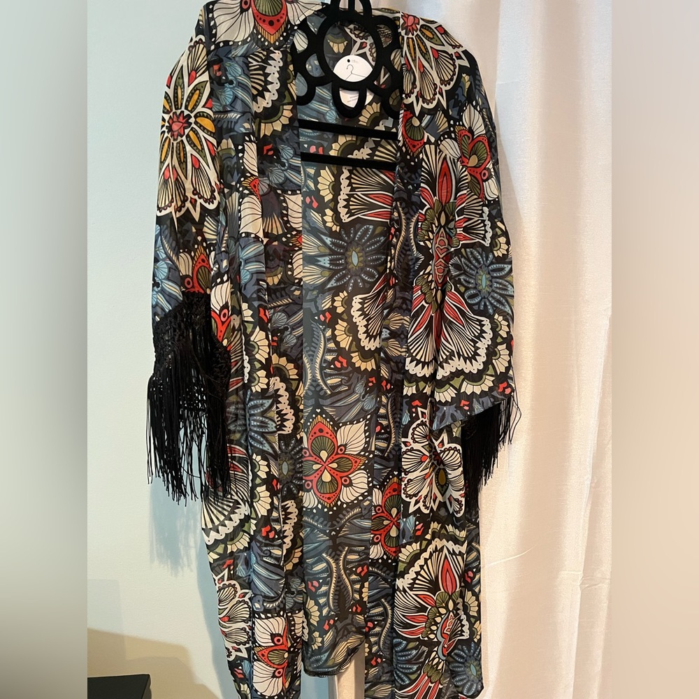 Floral fringe kimono
